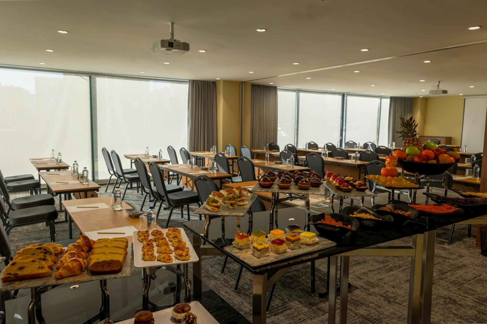 Ibis Styles Istanbul Kurtkoy Hotel Екстериор снимка